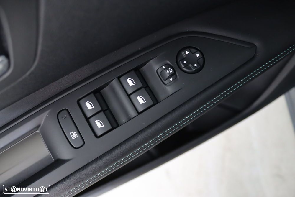 Peugeot 3008 1.2 PureTech Allure - 18