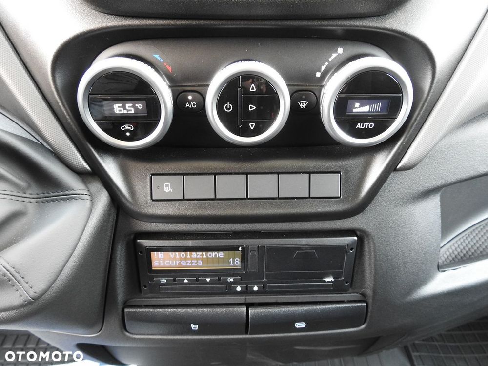 Iveco DAILY 35S18 NOWY PLANDEKA 8 PALET TEMPOMAT NAWIGACJA LEDY AUTOMAT HI-MATIC GWARANCJA PRODUCENTA  180KM - 37