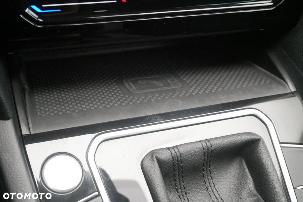 Volkswagen Passat Variant 2.0 TSI Elegance DSG - 28