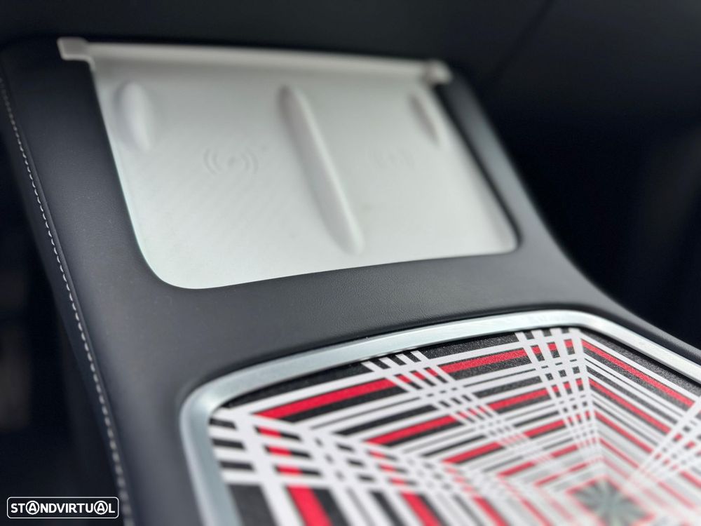 Tesla Model Y Standard Long Range RWD - 26