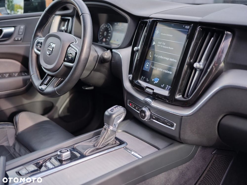 Volvo XC 60 D4 Geartronic RDesign - 17