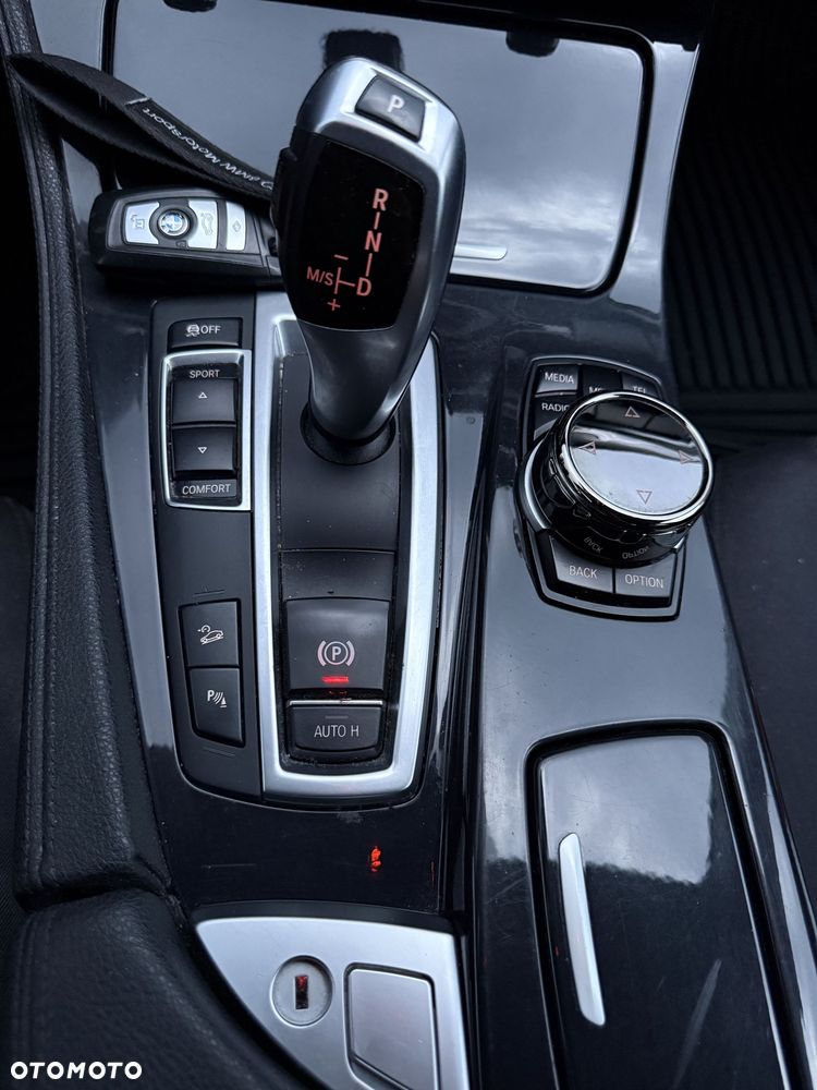 BMW Seria 5 520d xDrive - 12