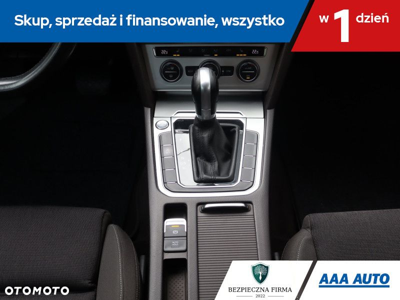 Volkswagen Passat - 17