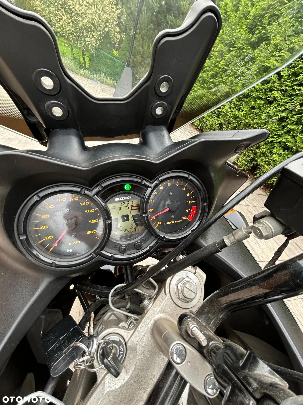 Suzuki V-STROM - 8