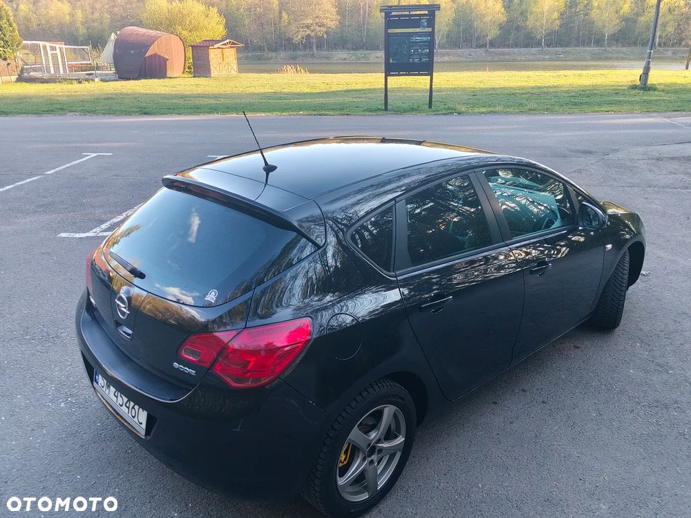 Opel Astra 1.4 ecoFLEX - 11