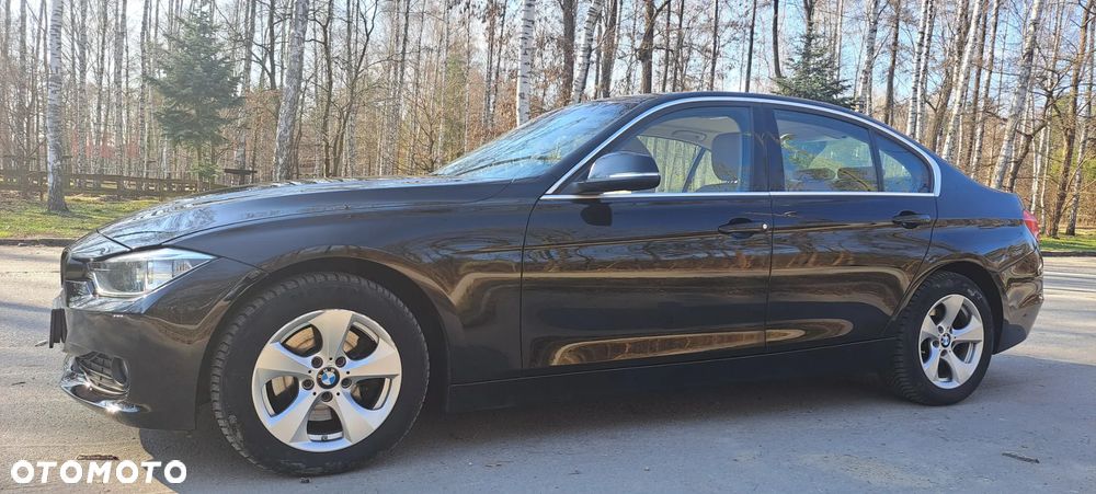 BMW Seria 3 320d xDrive - 2