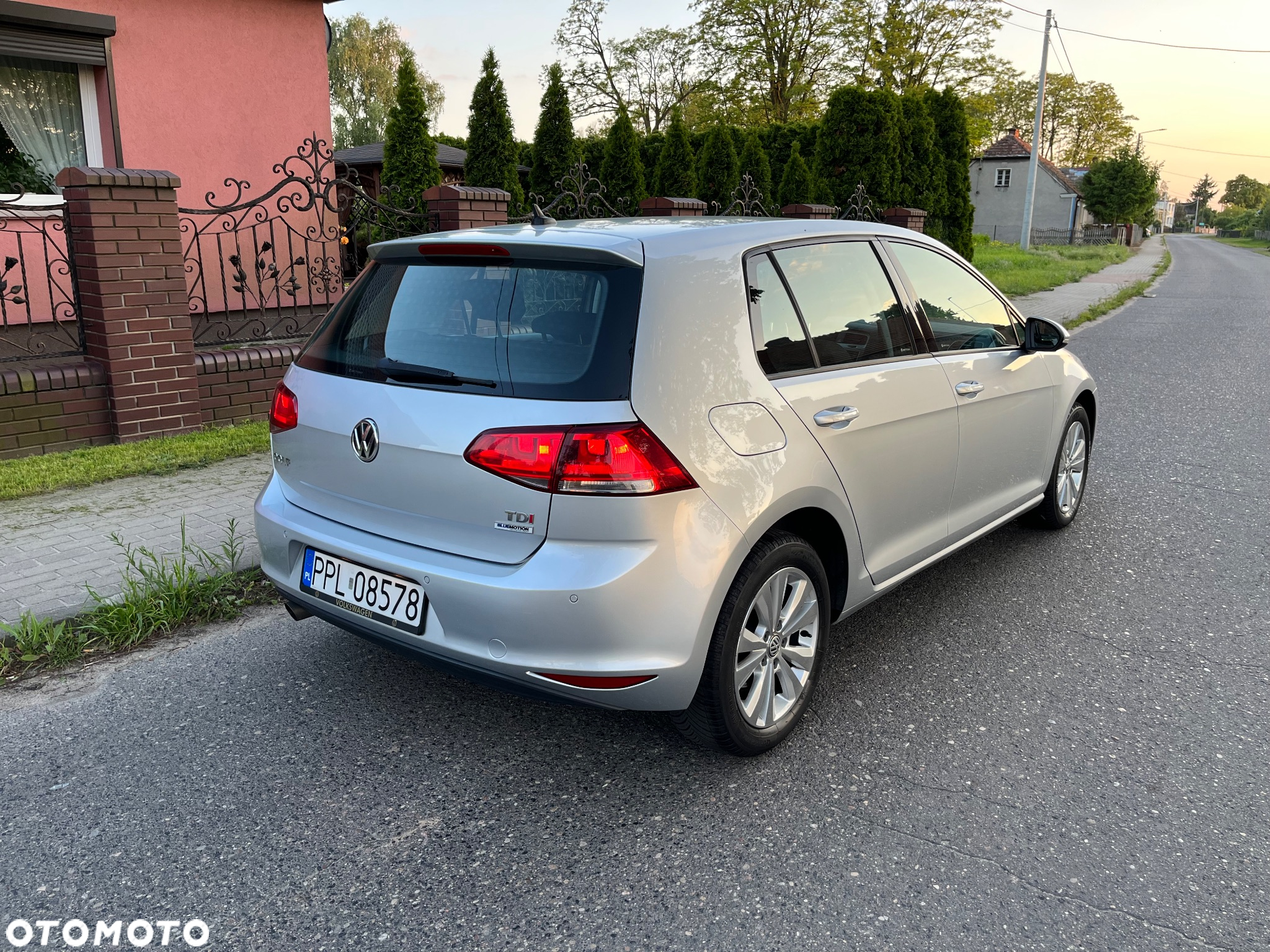 Volkswagen Golf 1.6 TDI BlueMotion Technology DSG Comfortline - 4