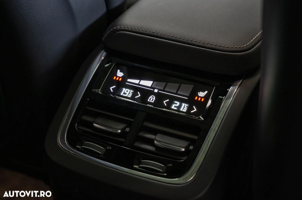 Volvo XC 60 D5 AWD Geartronic RDesign - 21