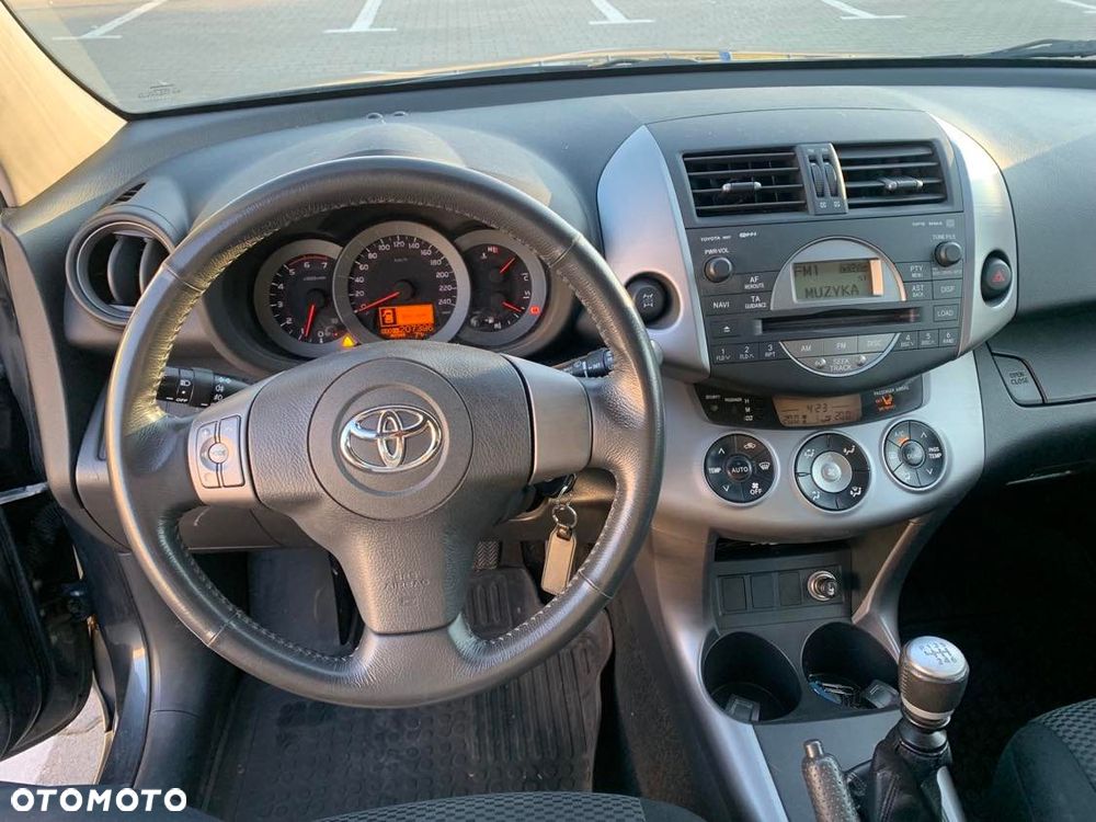 Toyota RAV4 2.2 D-4D 4x4 - 10