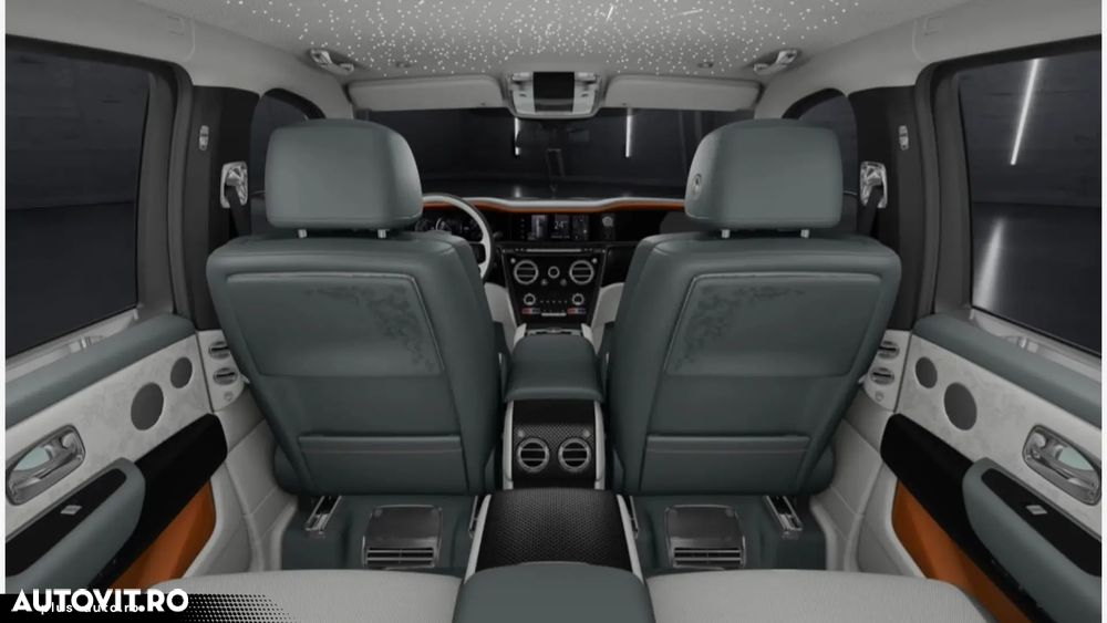 Rolls-Royce Cullinan - 5