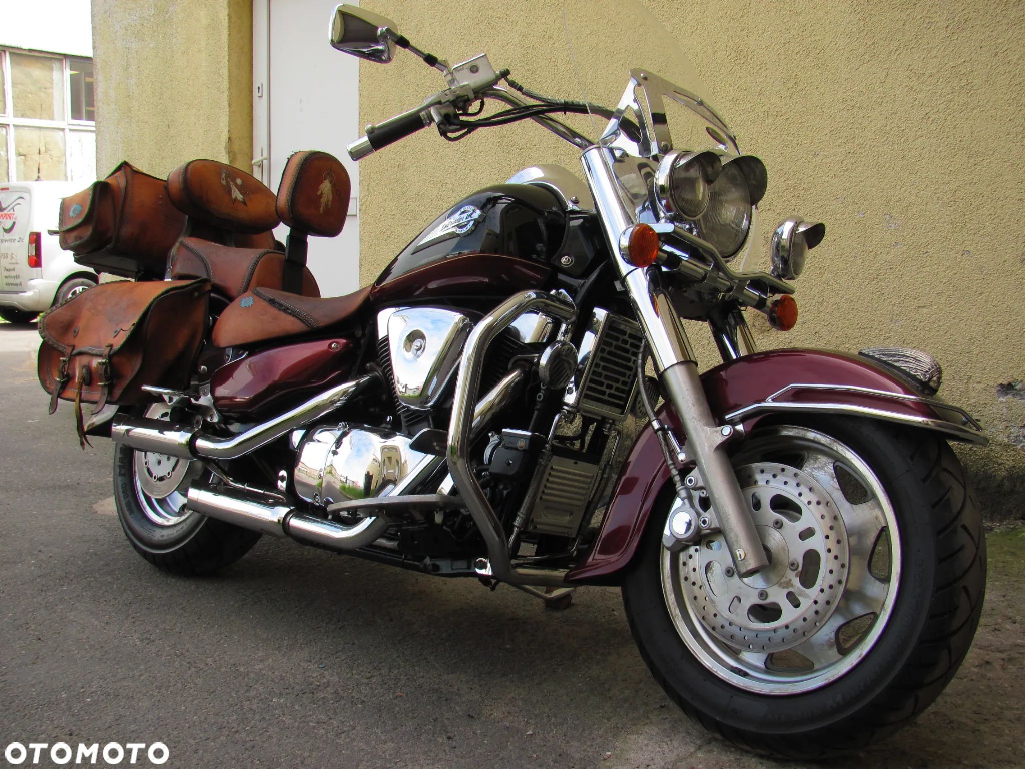 Suzuki Intruder - 1