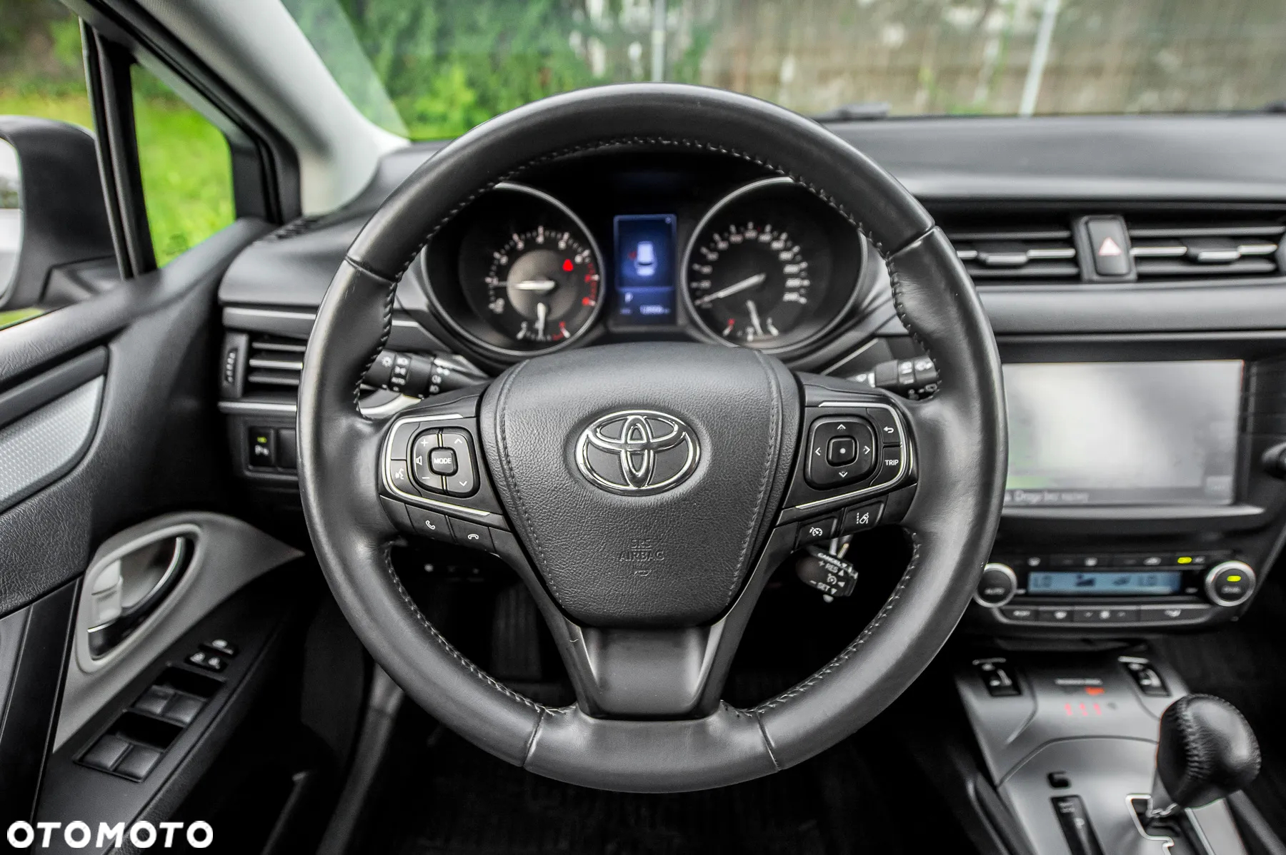 Toyota Avensis 1.8 Premium MS - 17