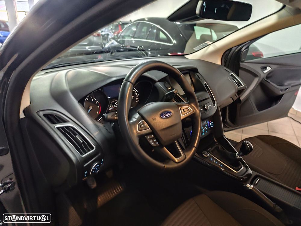 Ford Focus SW 1.0 EcoBoost Titanium - 14