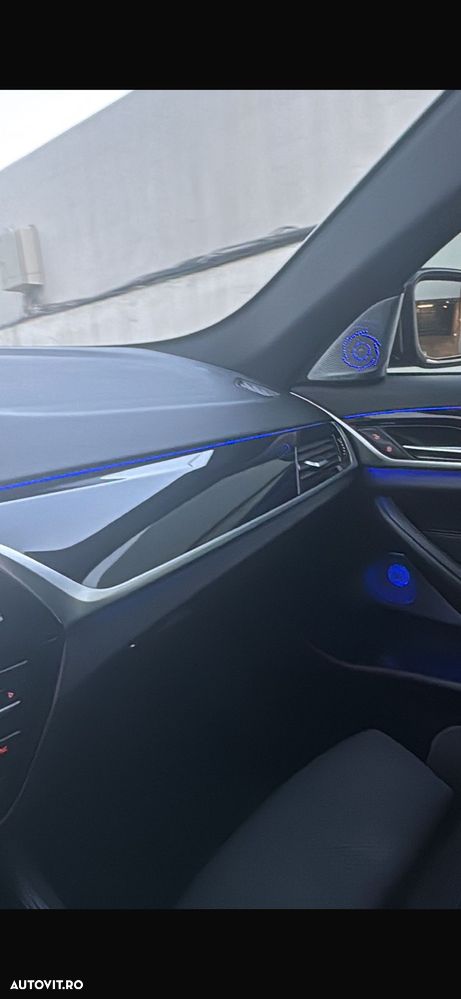 BMW Seria 5 530d xDrive AT - 16