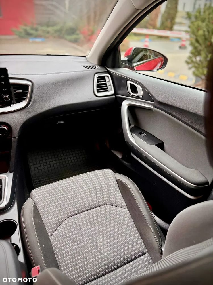 Kia Ceed 1.5 T-GDI M - 12