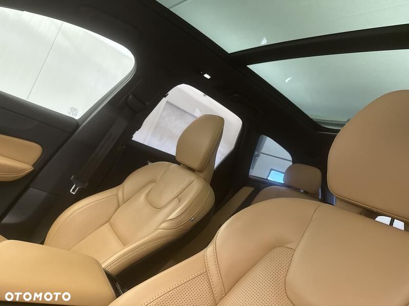 Volvo XC 60 B5 D AWD Ultimate Bright - 18