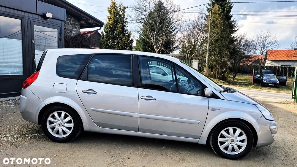 Renault Grand Scenic 2.0 16V Privilege - 11