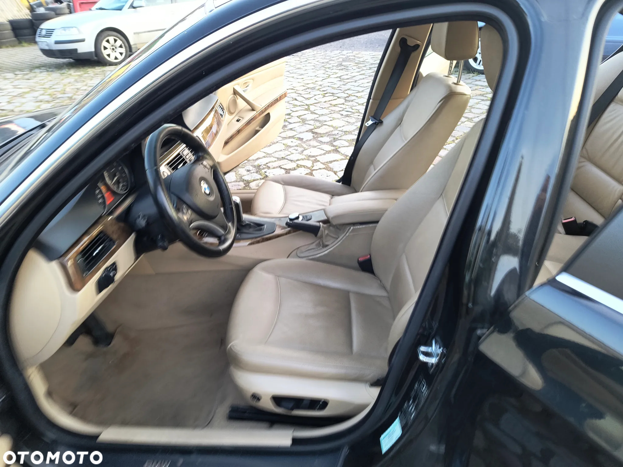 BMW Seria 3 325i - 14