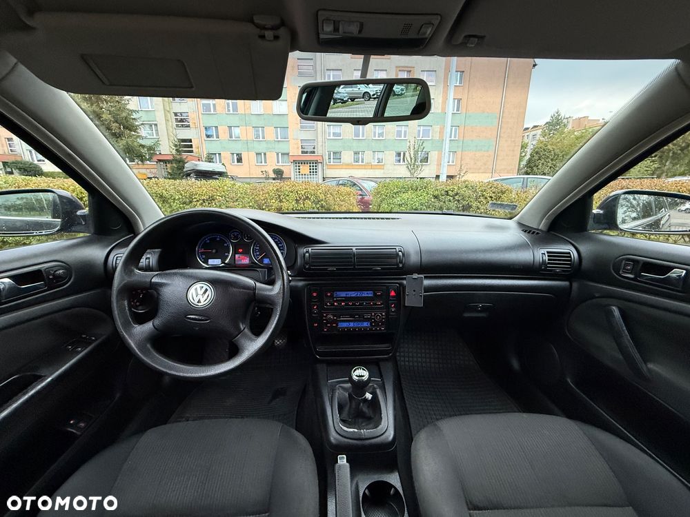 Volkswagen Passat 1.9 TDI Comfortline - 22