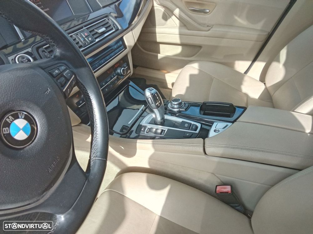 BMW 535 d Exclusive Auto - 11