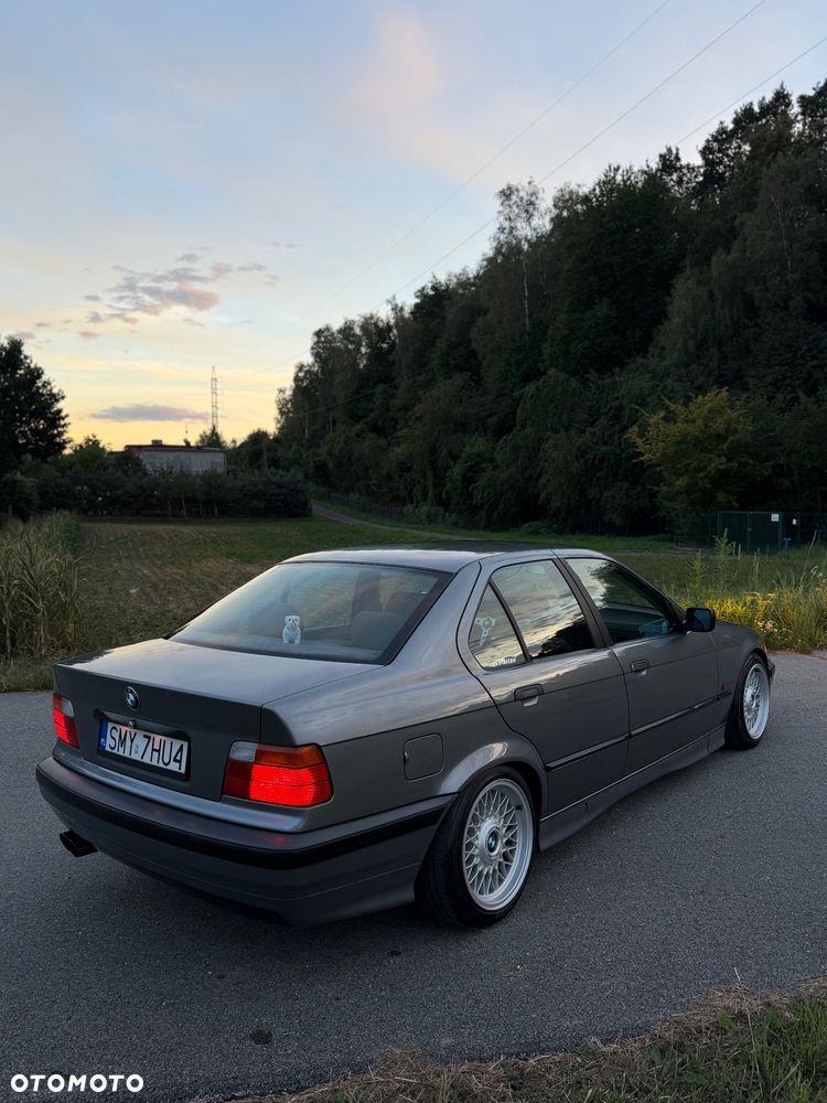 BMW Seria 3 320i - 31