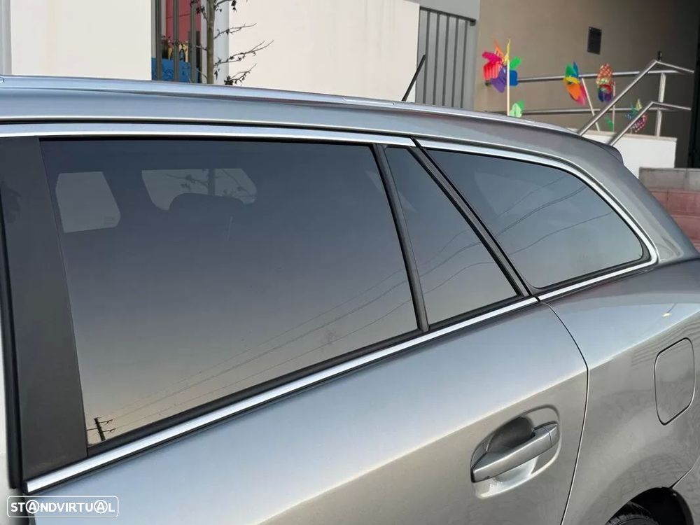 Toyota Avensis SW 2.0 D-4D Exclusive +Navi - 8