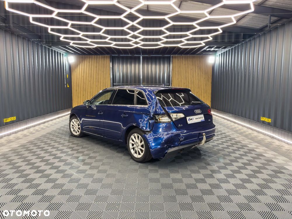 Audi A3 Sportback 1.6 TDI ultra Attraction - 4