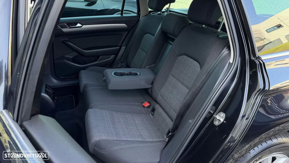 Volkswagen Passat Variant 2.0 TDI Business — fotografia 12