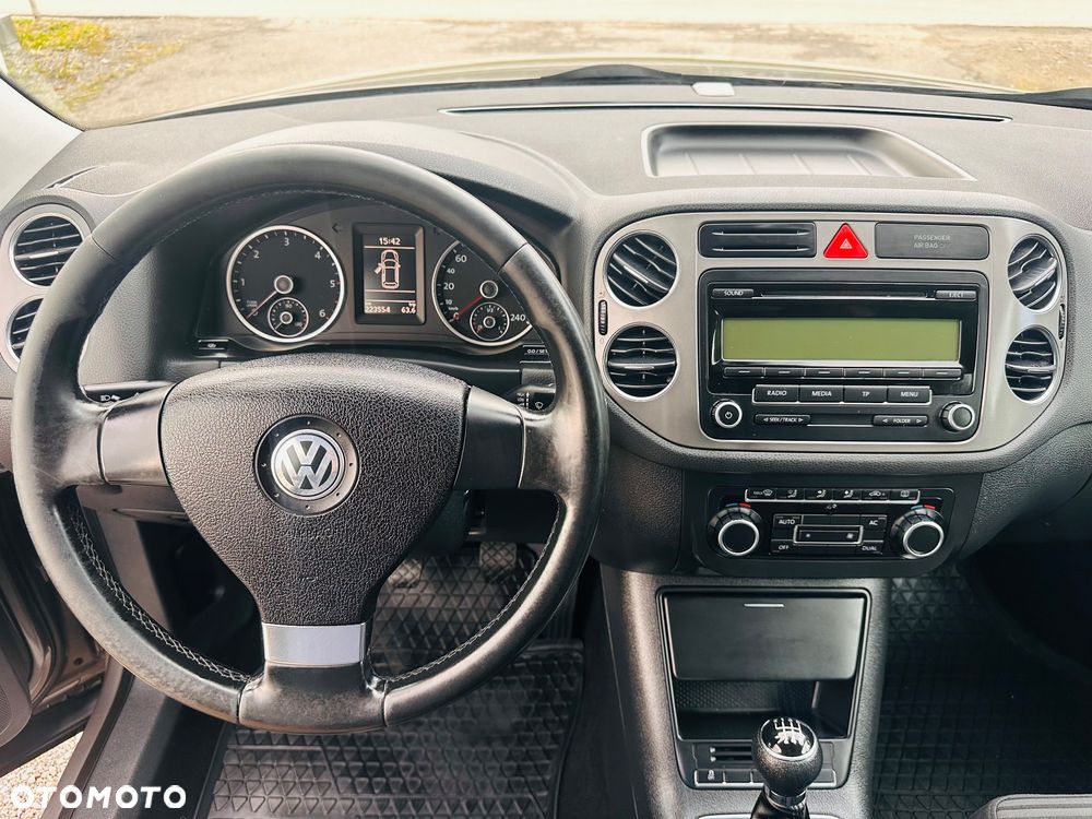 Volkswagen Tiguan - 12