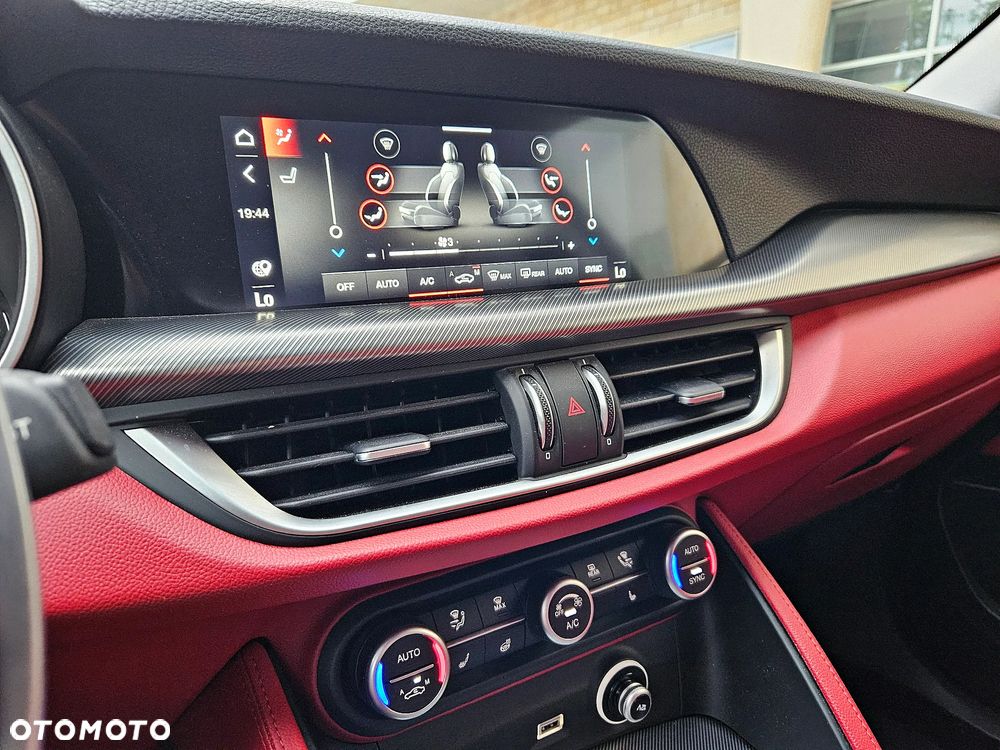 Alfa Romeo Stelvio 2.0 Turbo Veloce Q4 - 12
