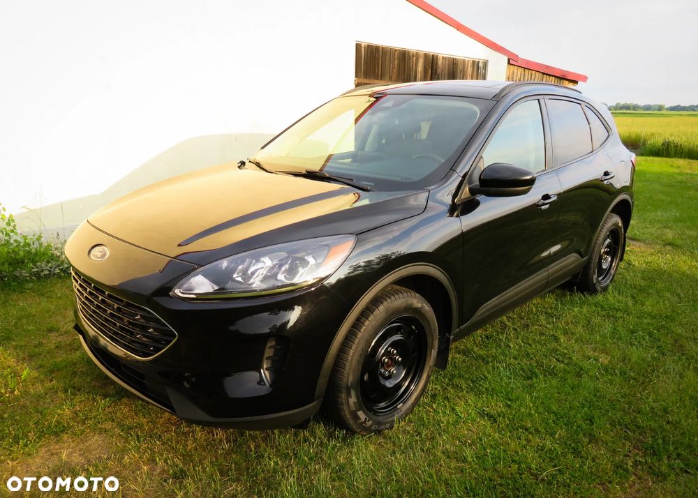 Ford Kuga - 1