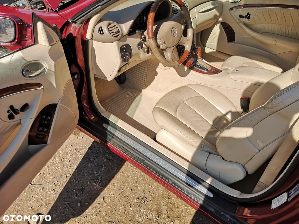 Mercedes-Benz CLK 350 7G-TRONIC Avantgarde - 25