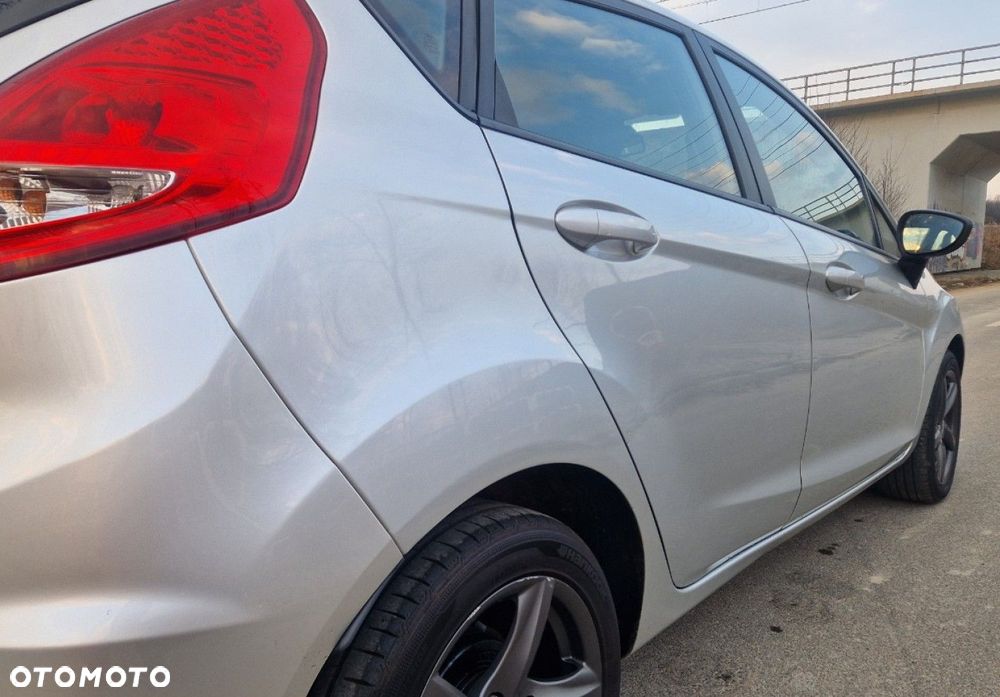 Ford Fiesta - 15