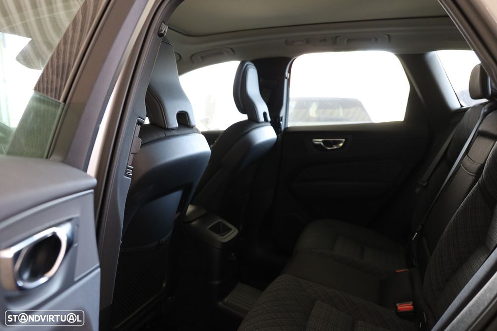 Volvo XC 60 2.0 T6 PHEV Core AWD - 15