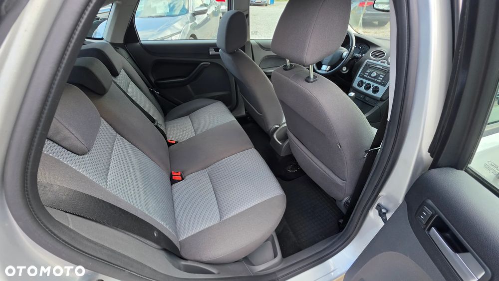 Ford Focus 1.8 Trend - 10