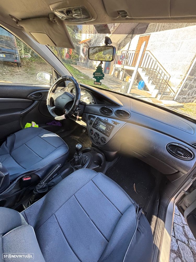 Ford Focus 1.8 TDdi Ambiente - 5