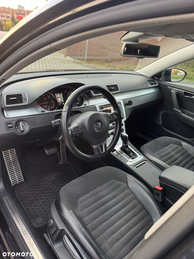 Volkswagen Passat - 13