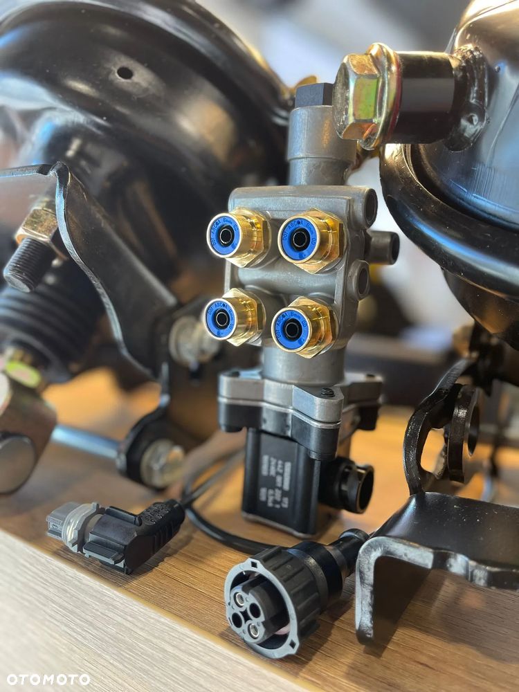 Kompletny zestaw mechanizmu podnoszenia osi BPW - 7
