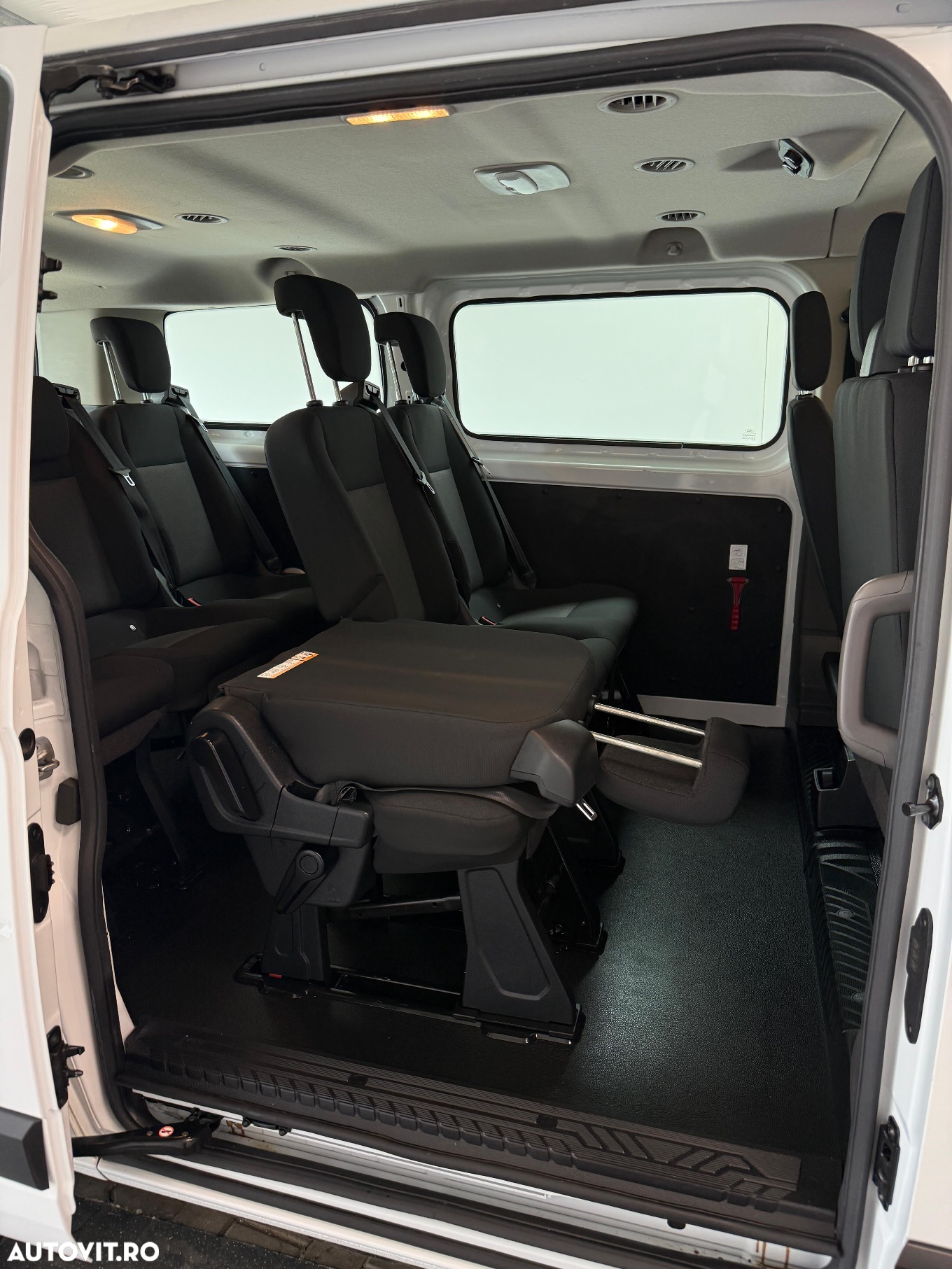 Ford Transit Custom Kombi 320 2.0 EcoBlue 105 CP L1H1 Trend - 14