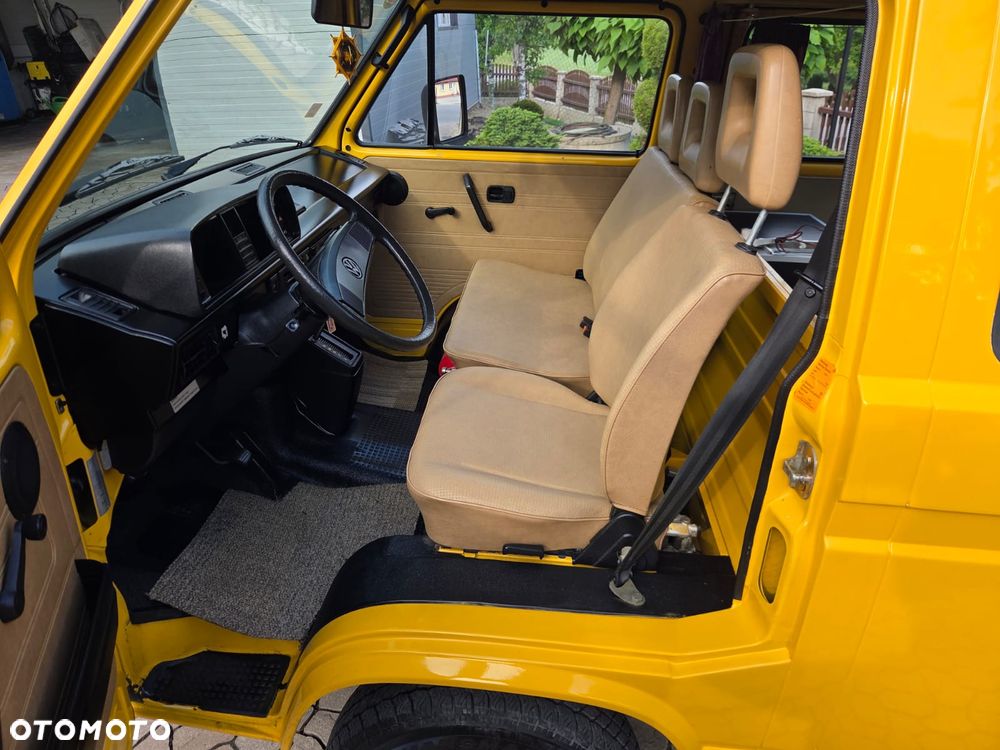 Volkswagen Transporter - 12