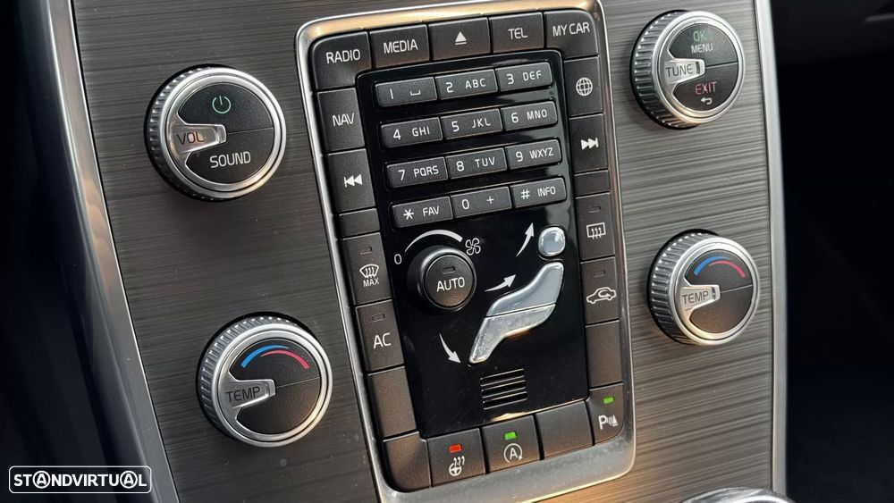 Volvo XC 70 2.0 D4 Momentum - 40