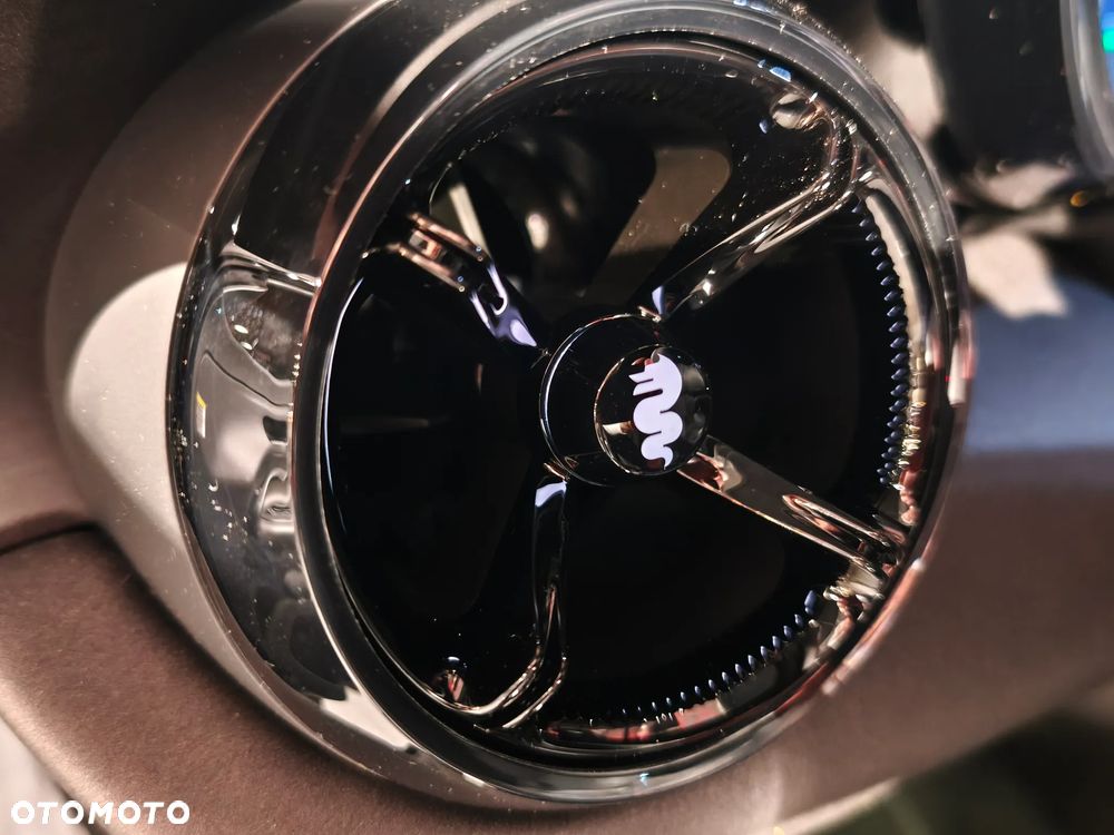 Alfa Romeo Junior 1.2 mHEV Ti eDCT - 20