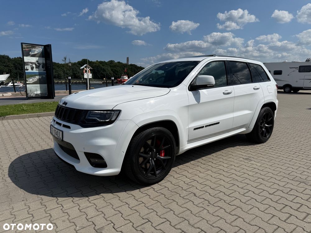 Jeep Grand Cherokee - 24