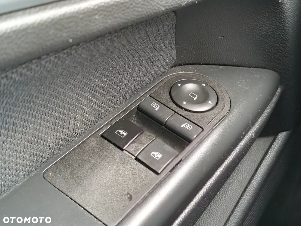 Opel Astra 1.9 CDTI Caravan DPF Cosmo - 21
