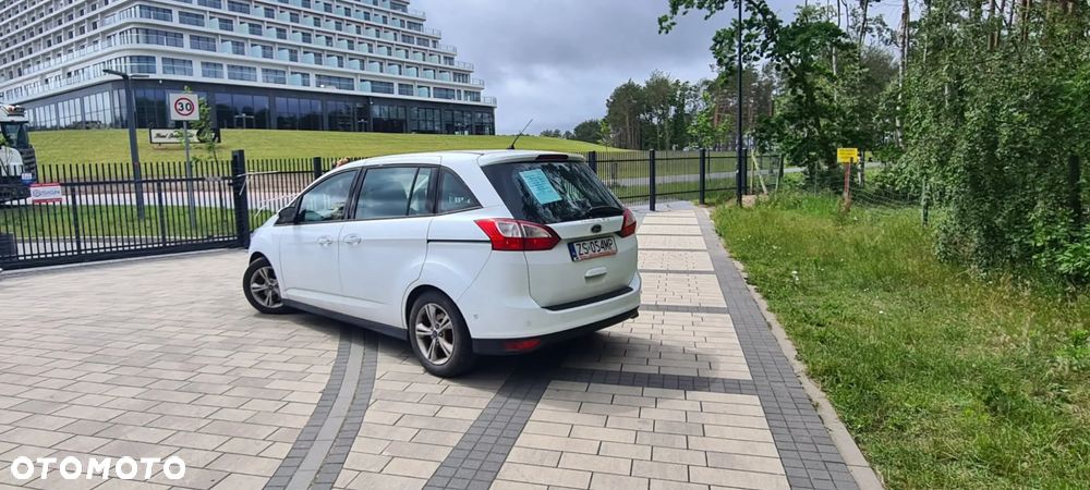 Ford Grand C-MAX - 29