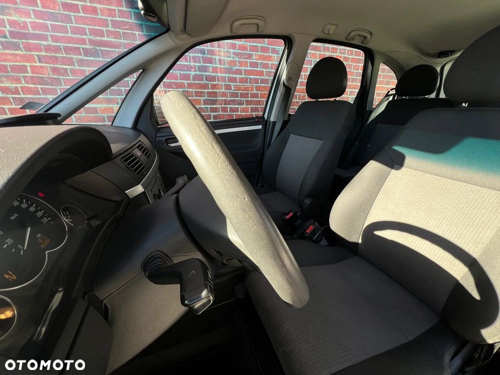 Opel Meriva - 12