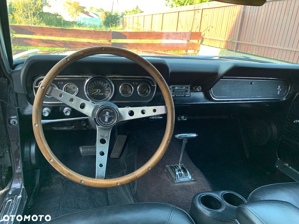 Ford Mustang - 8