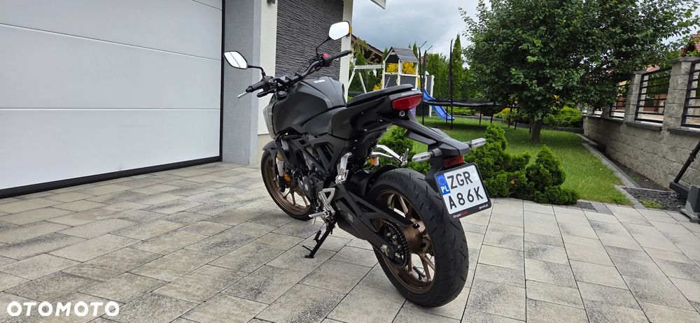 Honda CB - 4