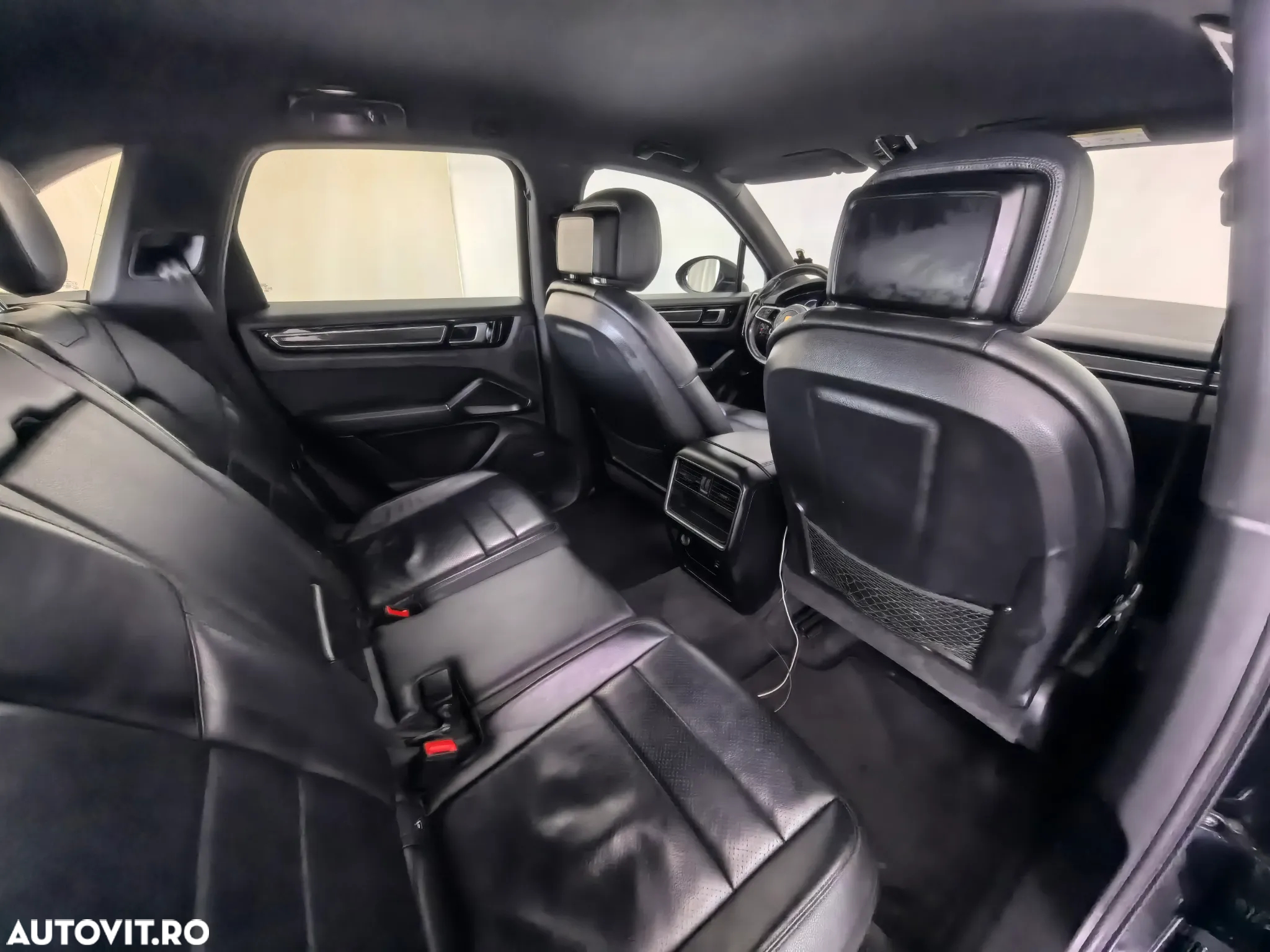 Porsche Cayenne - 29
