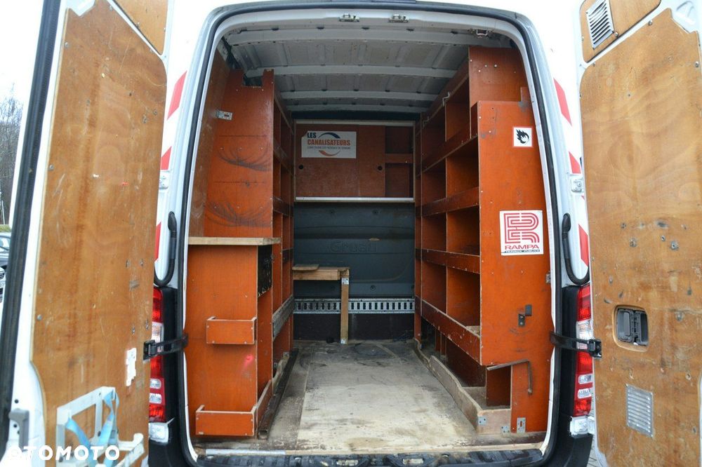 Mercedes-Benz Sprinter - 17